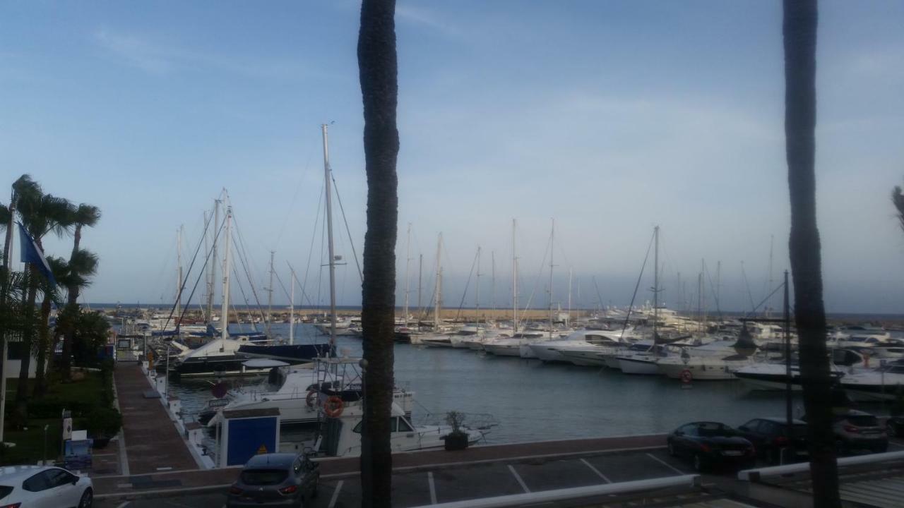 Puerto Deportivo אסטפונה מראה חיצוני תמונה