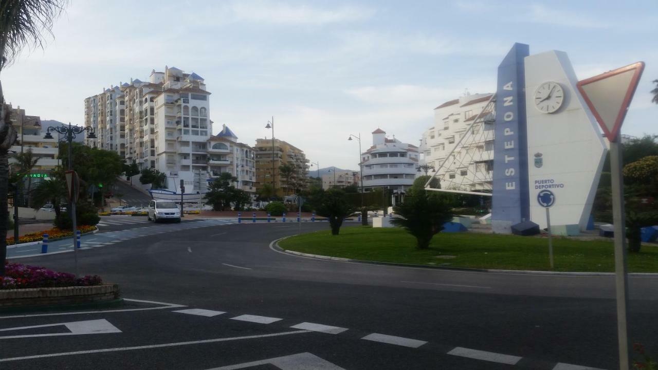 Puerto Deportivo אסטפונה מראה חיצוני תמונה