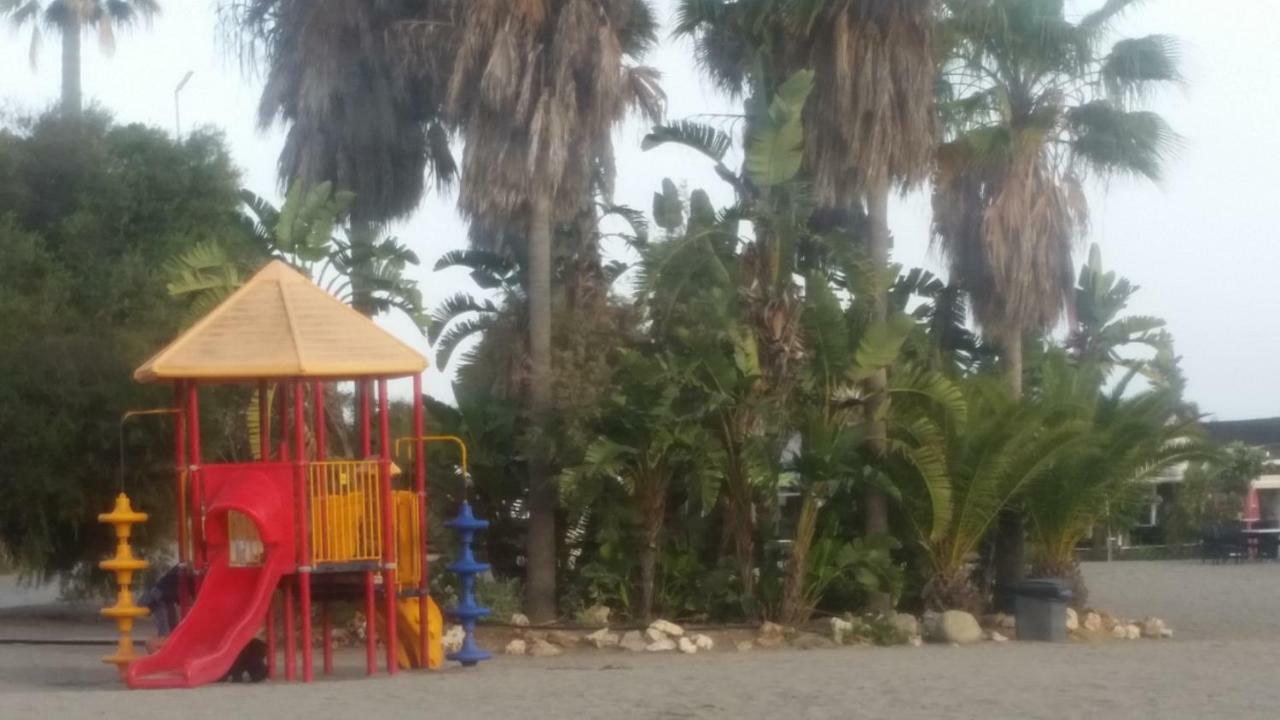 Puerto Deportivo אסטפונה מראה חיצוני תמונה